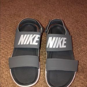 Nike Sandals Size 8